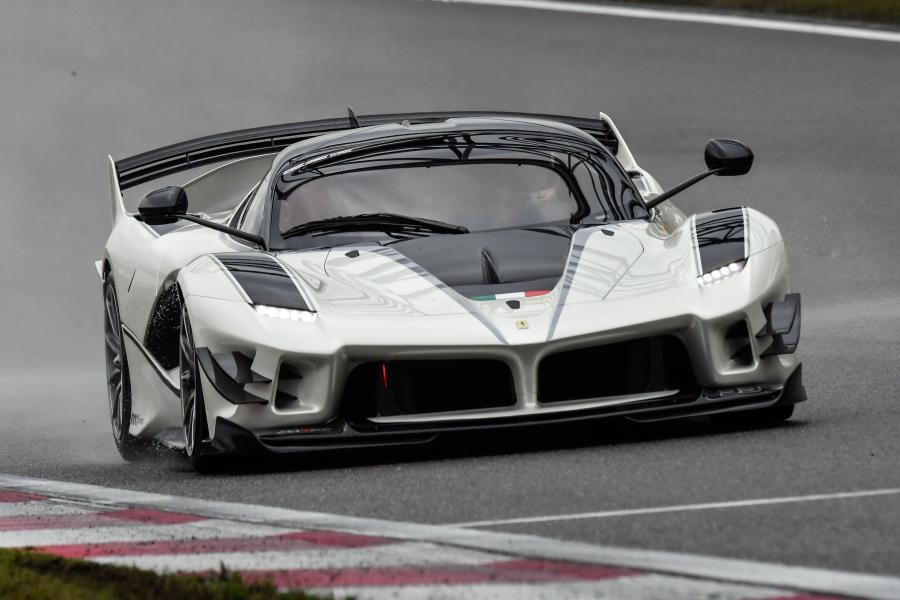  Ferrari FXX-K Evo 2018 года  (фото 15 из 23)